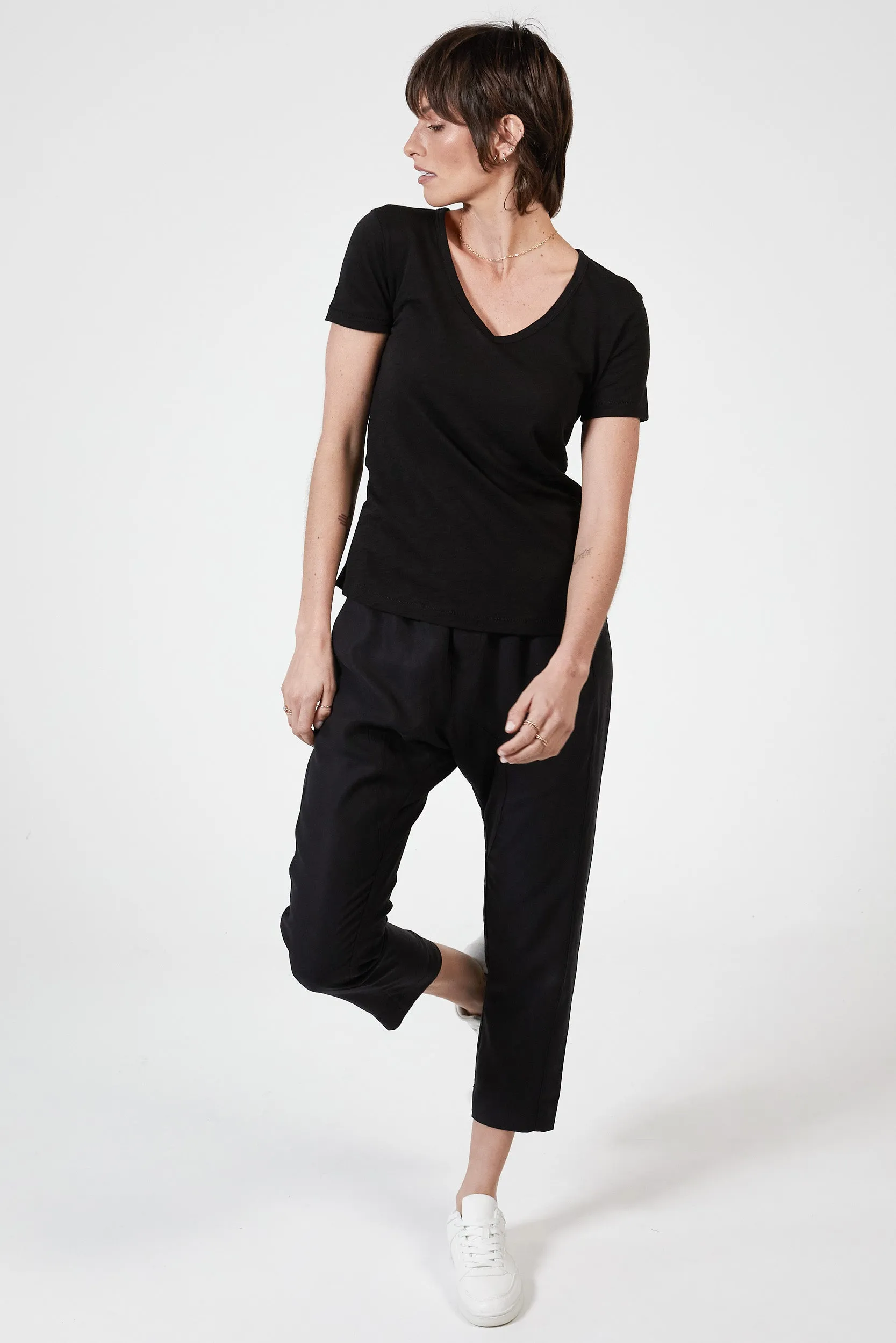 BLAKE SLUB V-NECK - BLACK