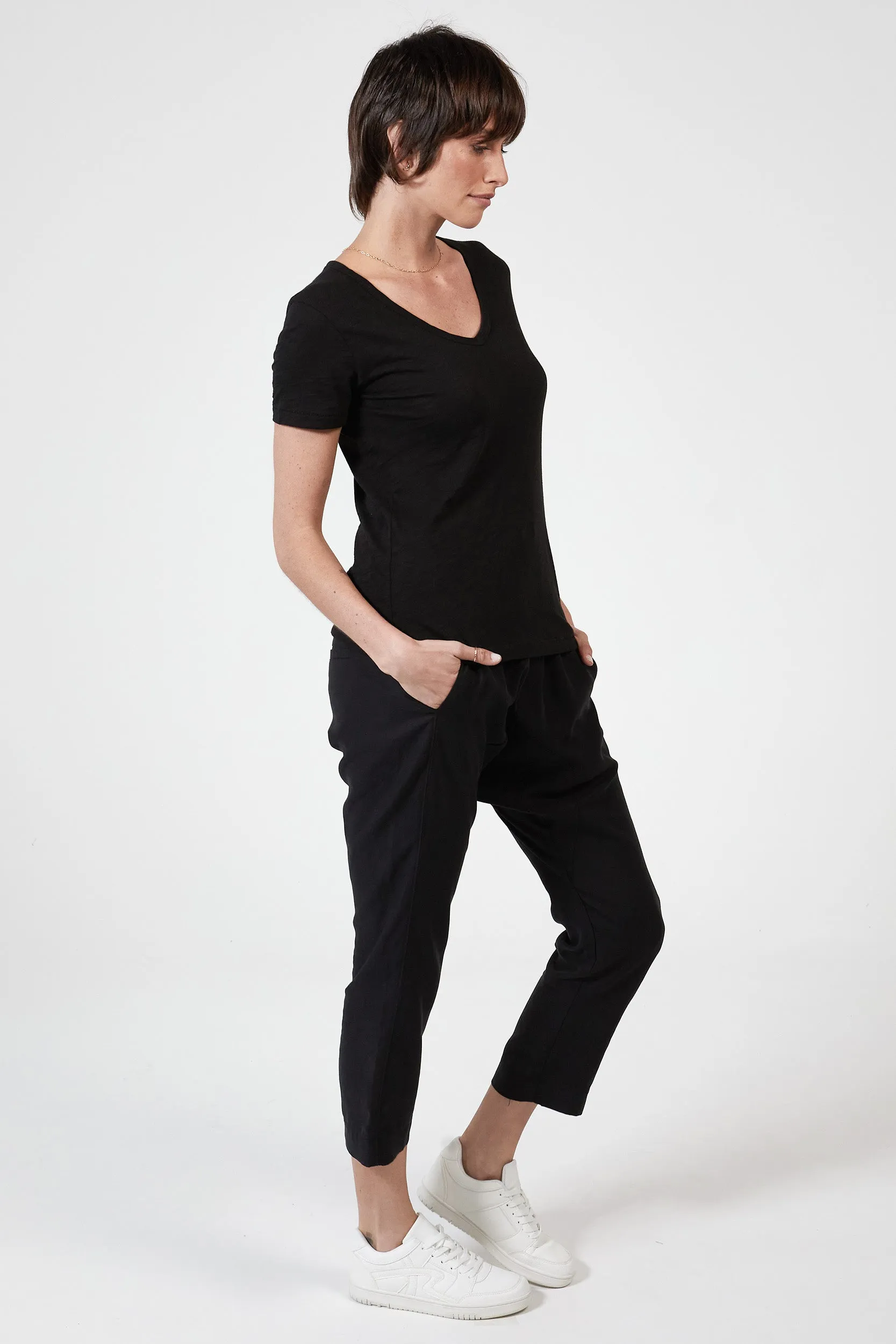 BLAKE SLUB V-NECK - BLACK