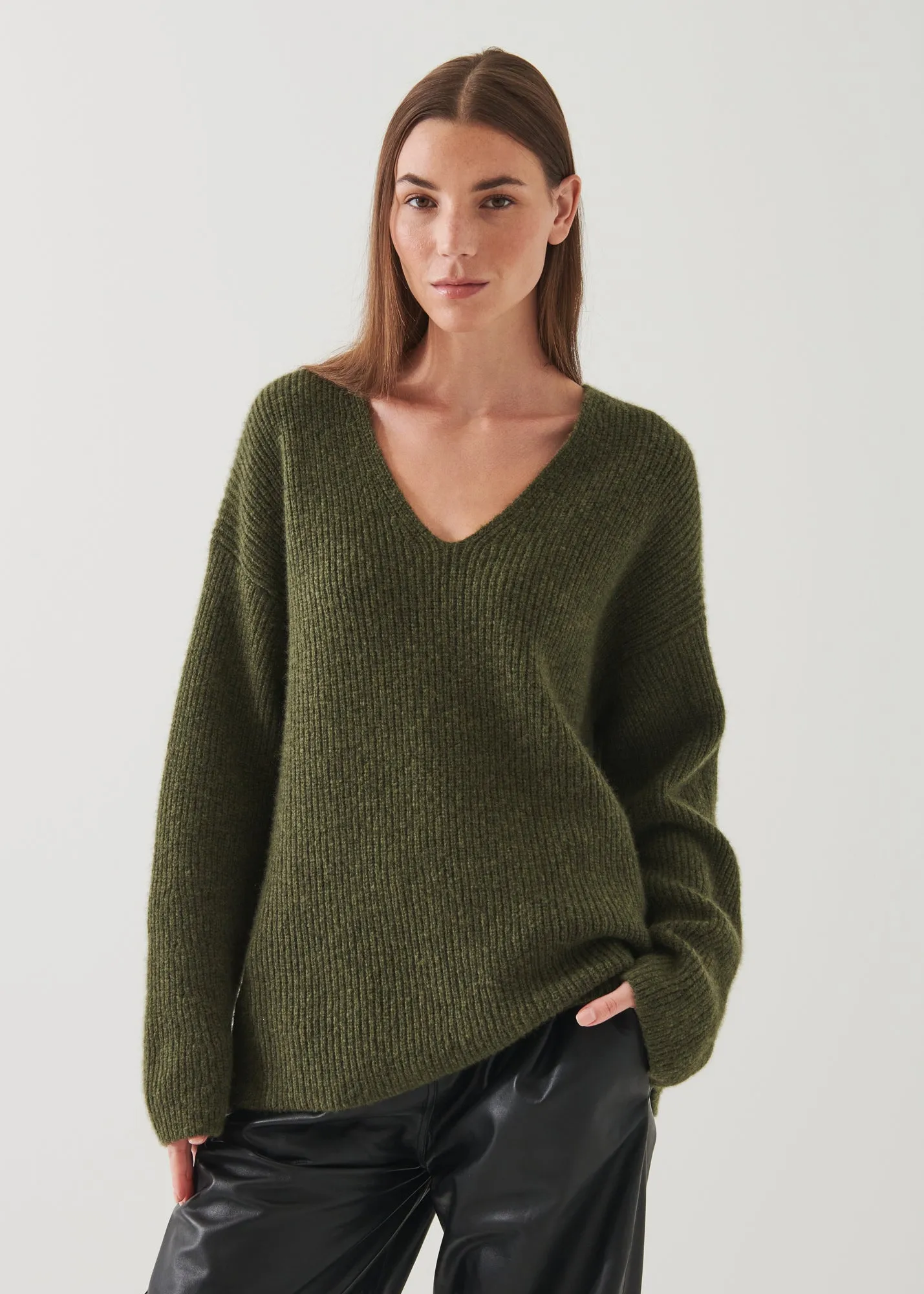 CASHMERE BLEND V-NECK SWEATER