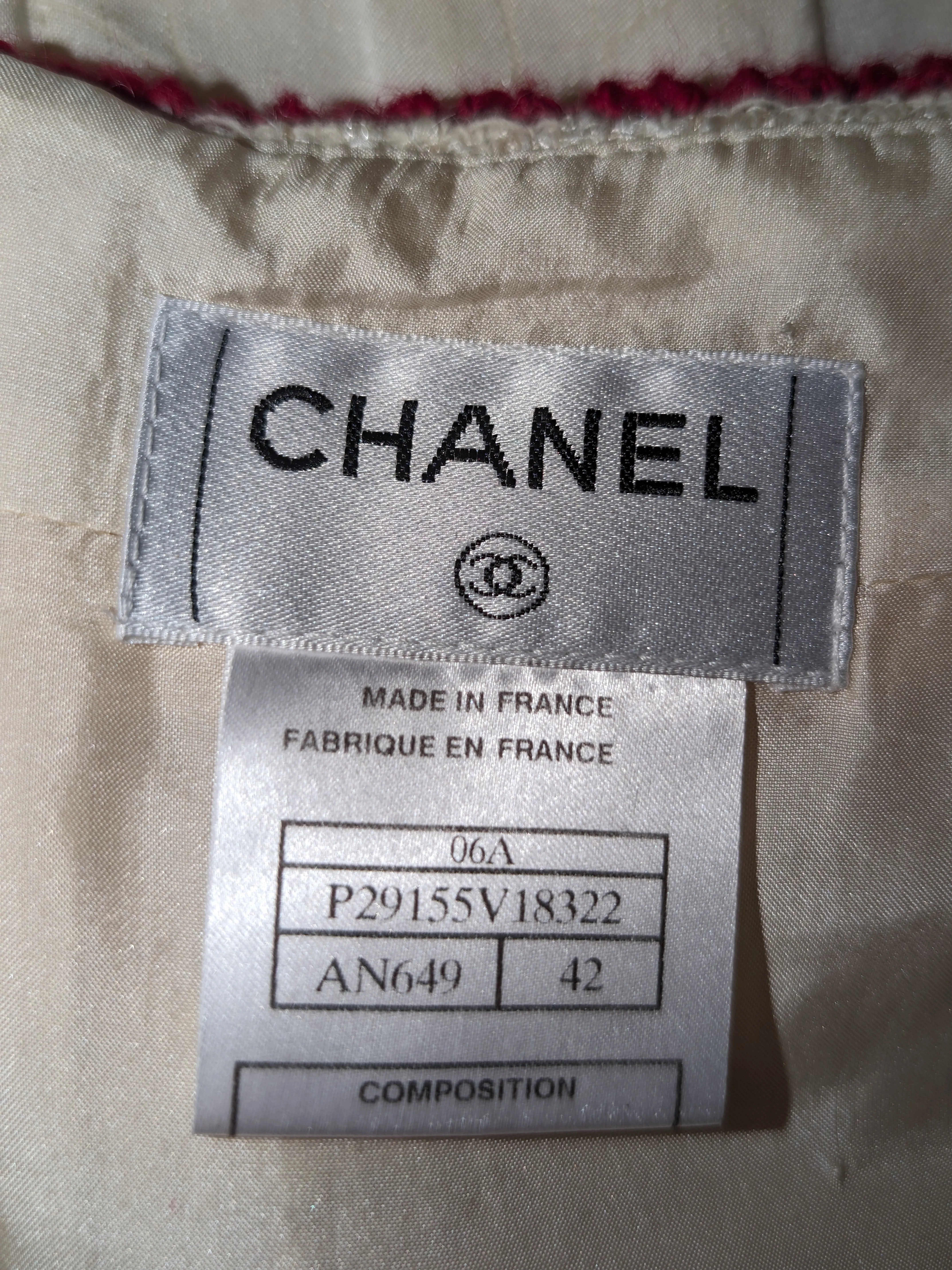 Chanel 06A Cream Tweed Skirt Suit with Navy Red Gripoix Trim - FR42 / 10 / L / XL