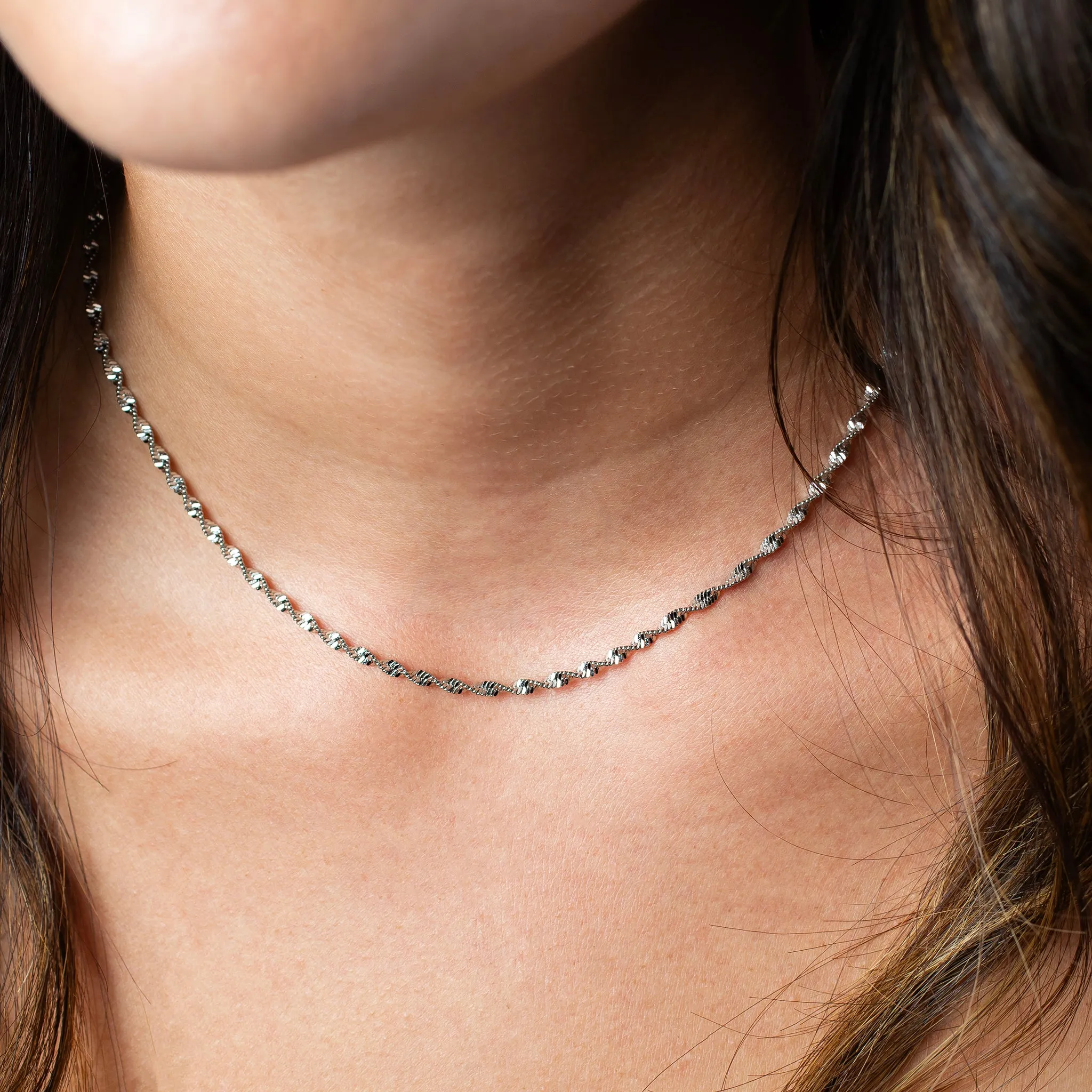 Cheri Twisted Herringbone Chain Necklace