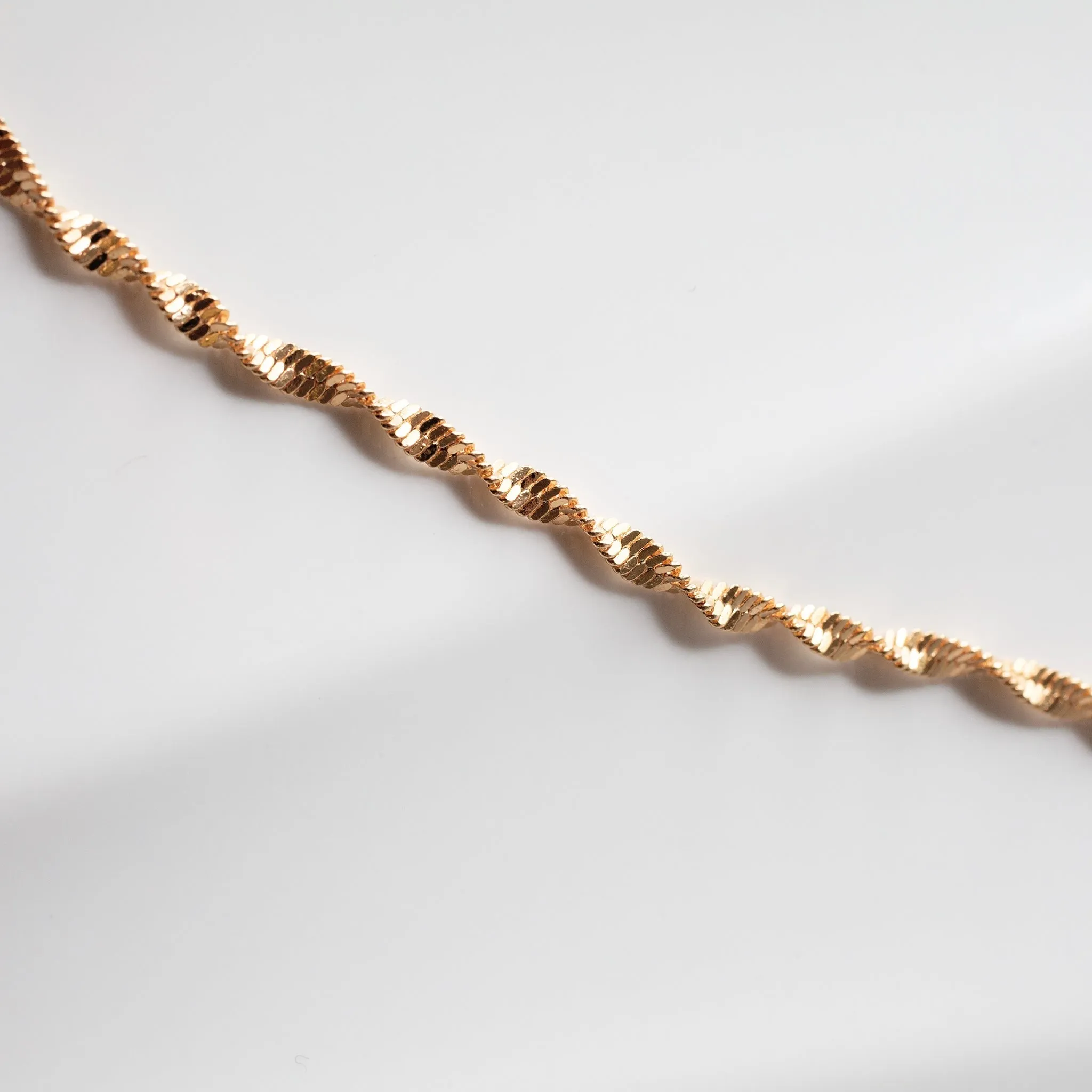 Cheri Twisted Herringbone Chain Necklace