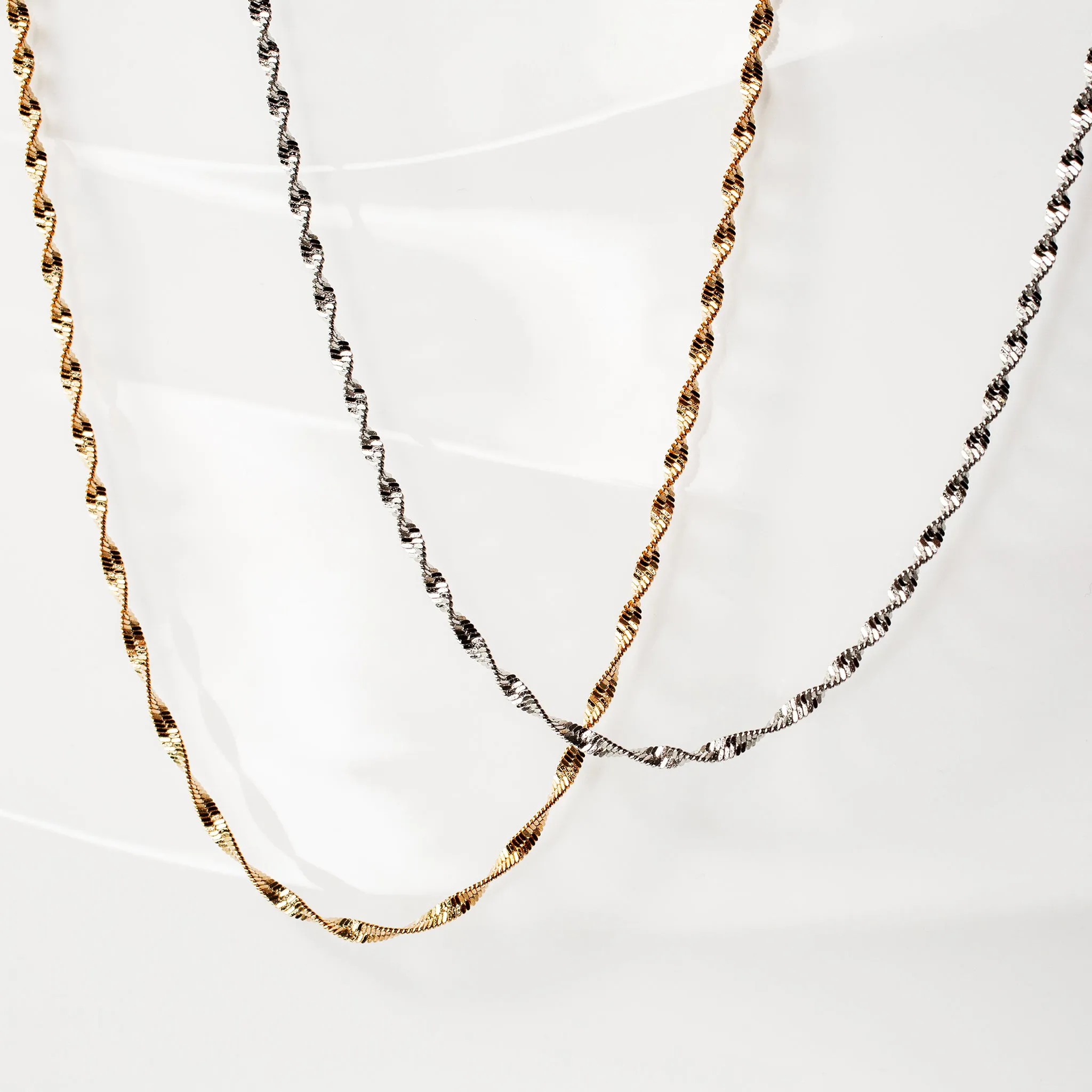 Cheri Twisted Herringbone Chain Necklace