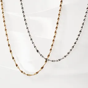 Cheri Twisted Herringbone Chain Necklace