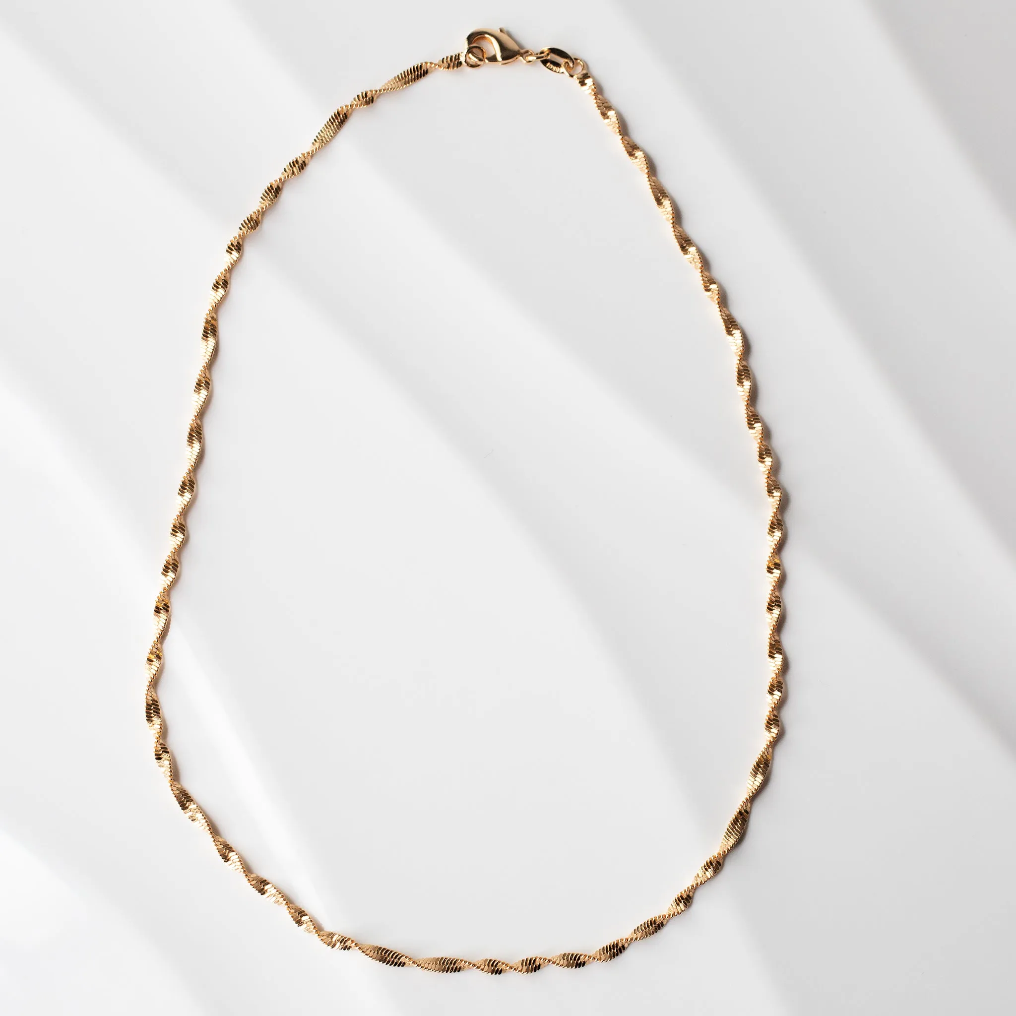 Cheri Twisted Herringbone Chain Necklace