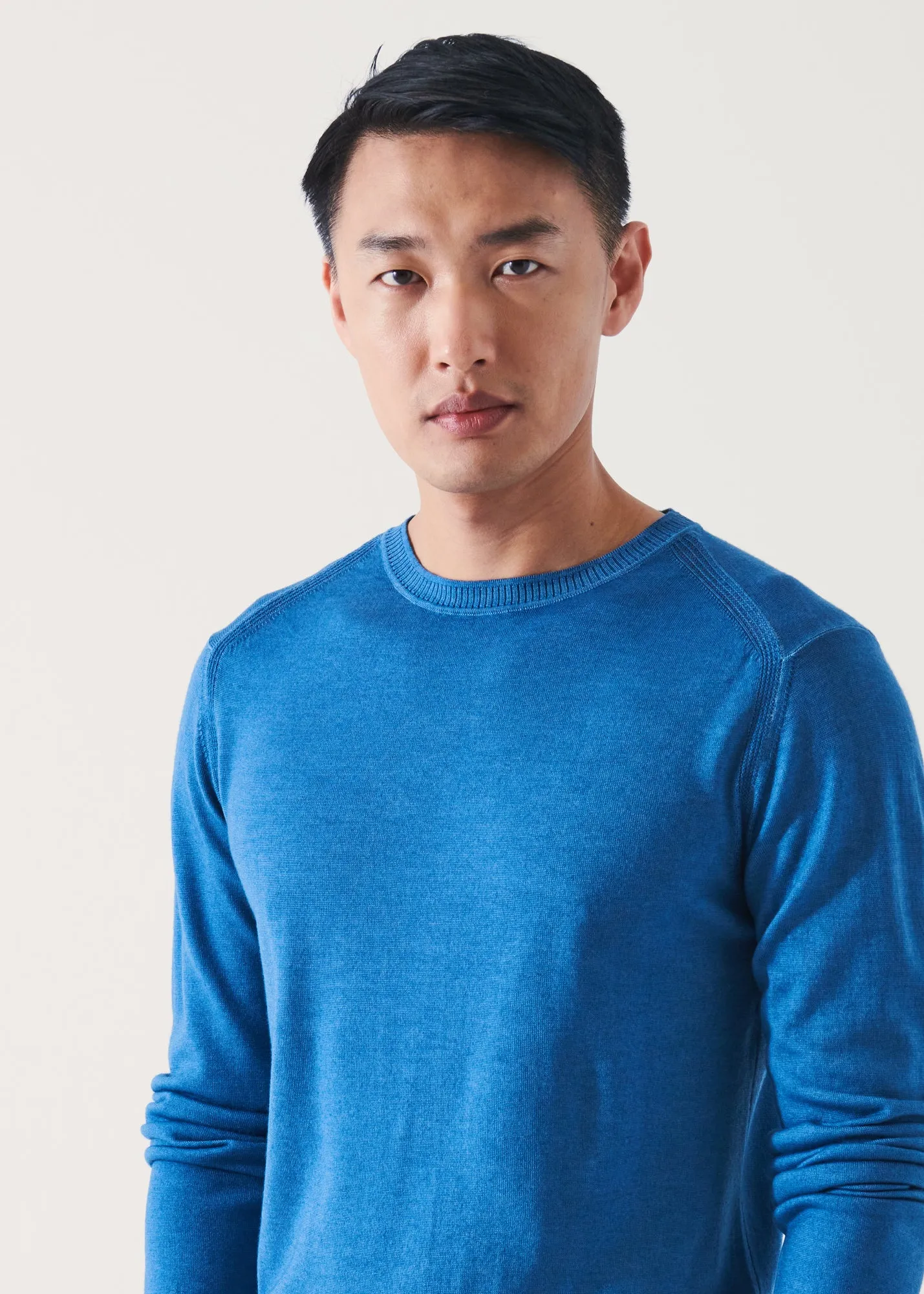 EXTRA-FINE MERINO COLD DYE CREWNECK