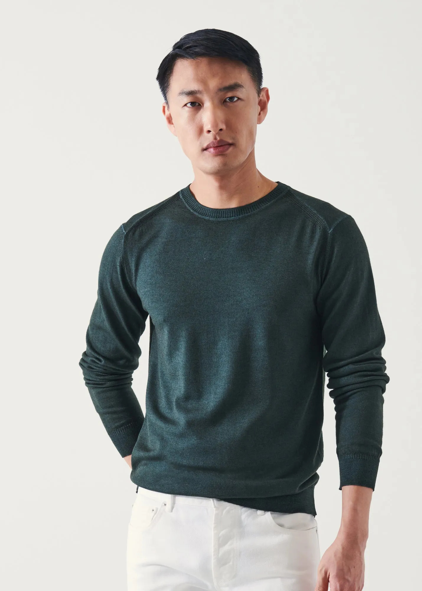 EXTRA-FINE MERINO COLD DYE CREWNECK