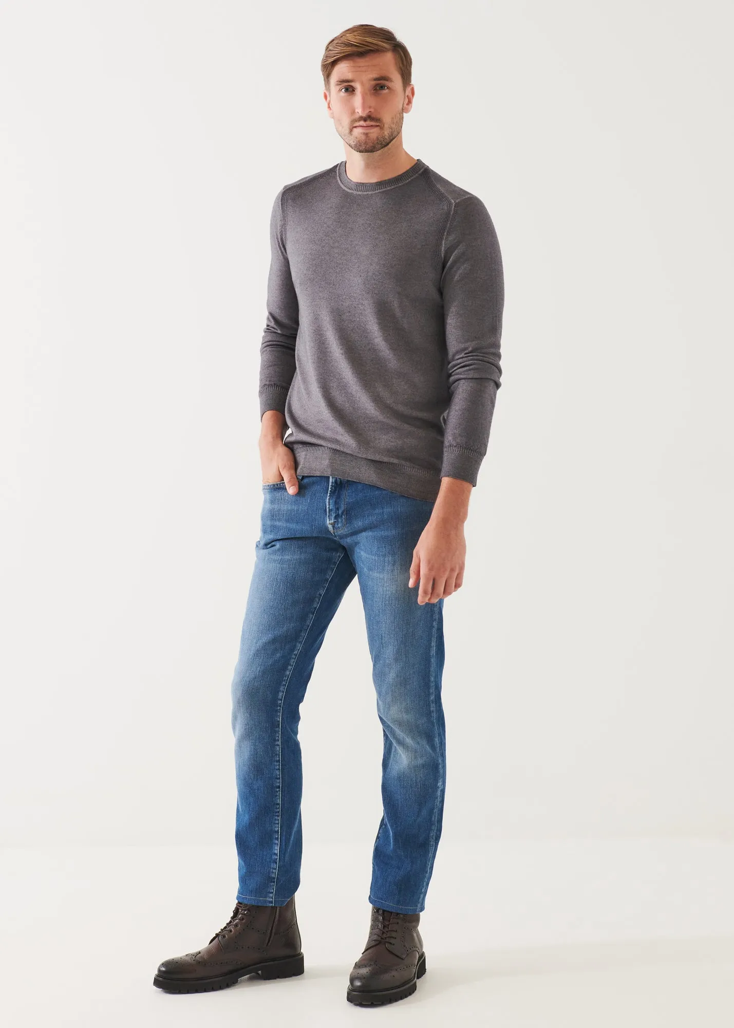 EXTRA-FINE MERINO COLD DYE CREWNECK