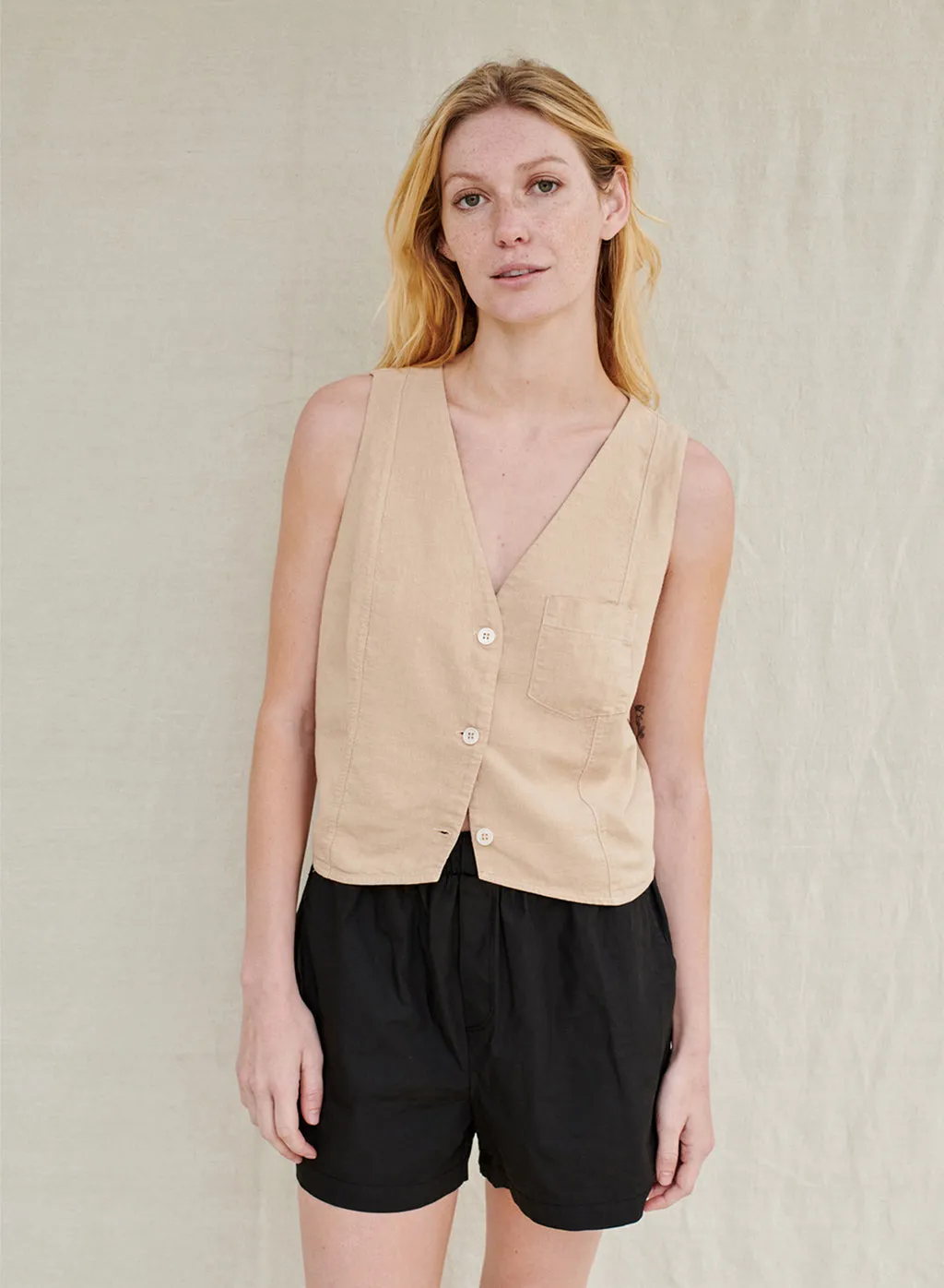 Linen Pocket Vest in Wheat