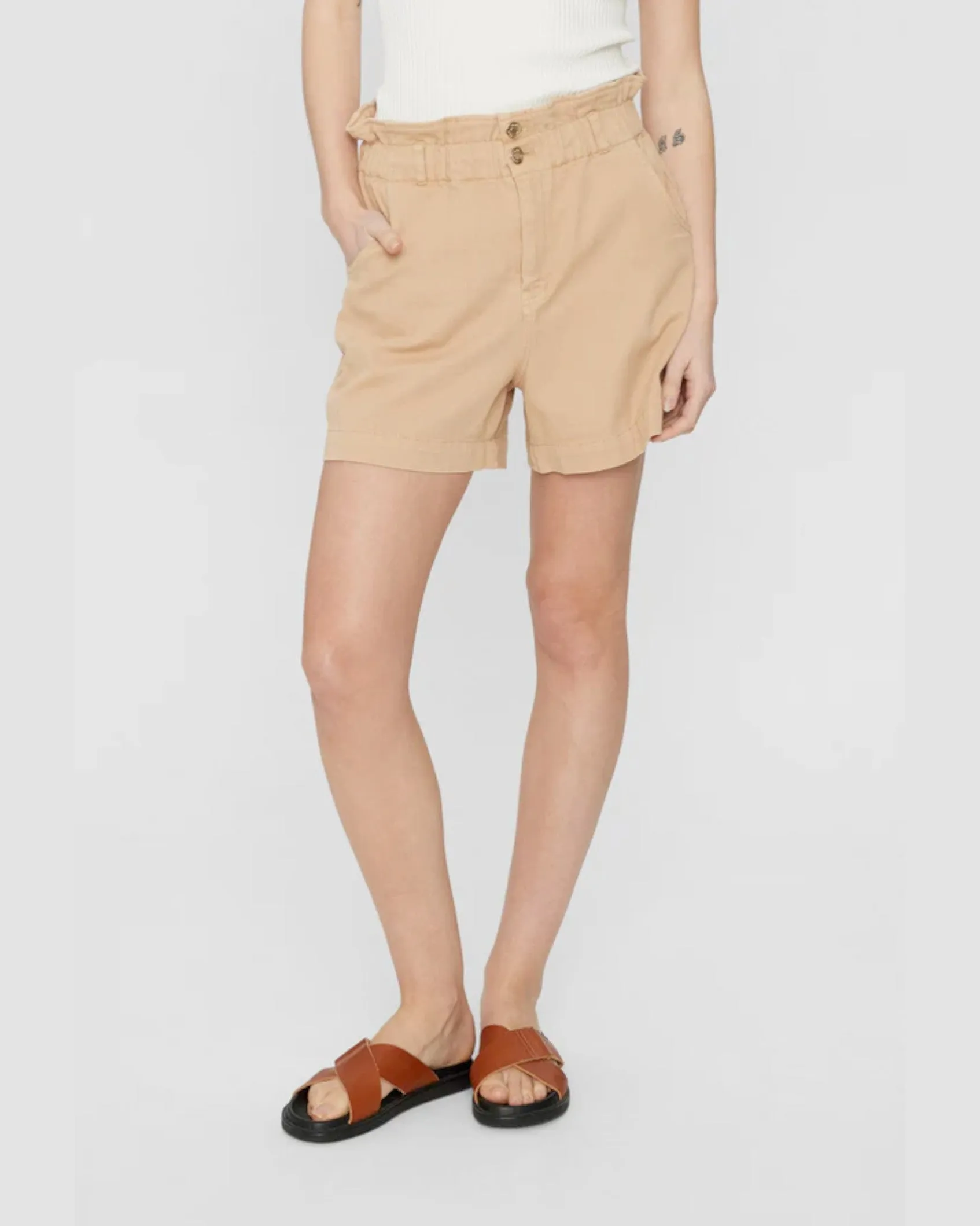 Numph Nucarlise Shorts Sesame